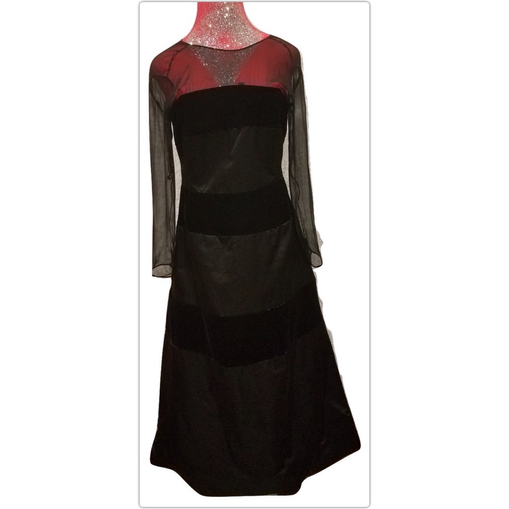 Rose Taft Woman's Black Ball Gown Size Large - Picture 2 of 3